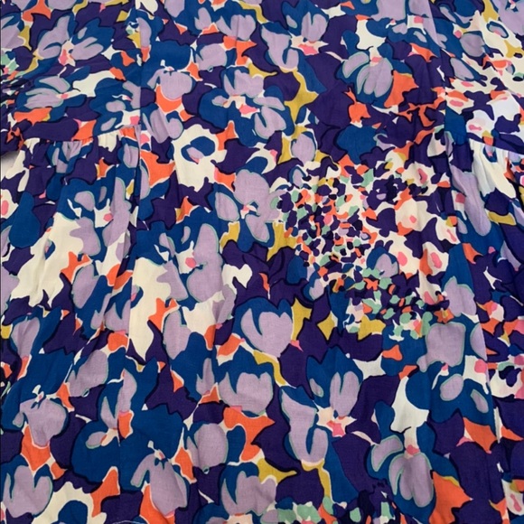 Bold pattern blouse - Picture 3 of 5